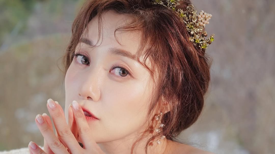 Бывший лидер 9muses Ryu Sera подтвердил, что завязал узел, бросает потрясающую свадебную фотосессию Бывший лидер 9muses Ryu Sera подтвердил, что завязал узел, бросает потрясающую свадебную фотосессию