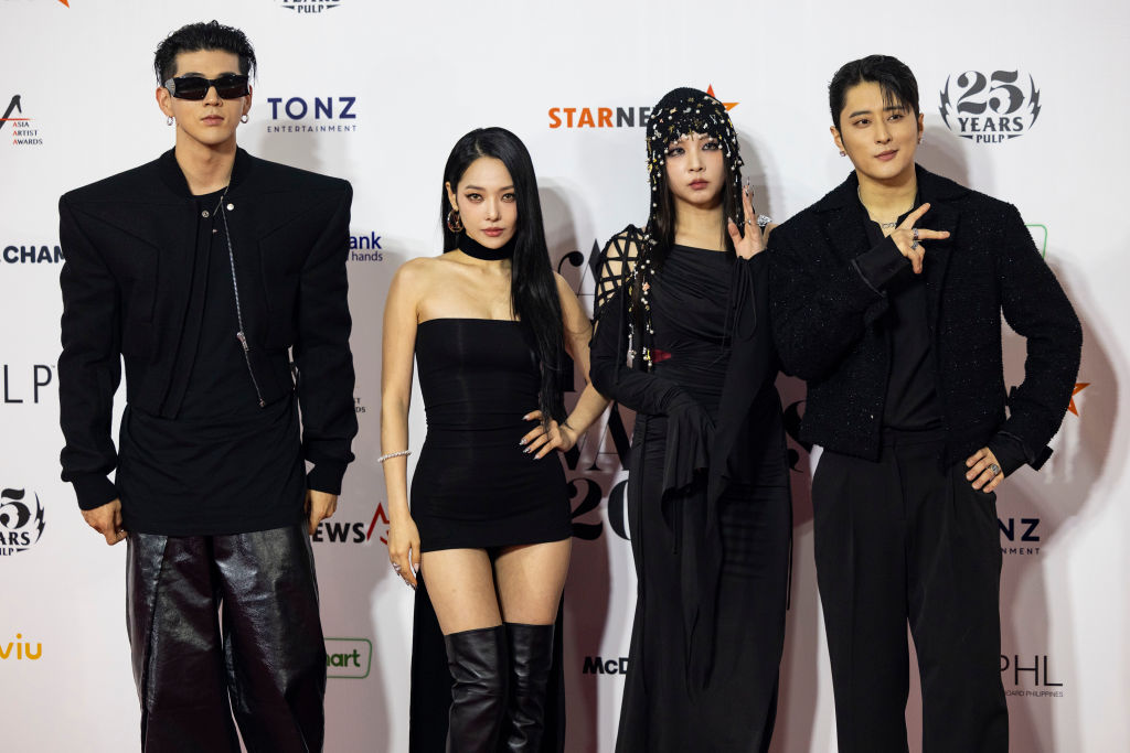 Любимая группа K-Pop Kard отменяет североамериканскую турне 2025 года «Новая эра» Любимая группа K-Pop Kard отменяет североамериканскую турне 2025 года «Новая эра»