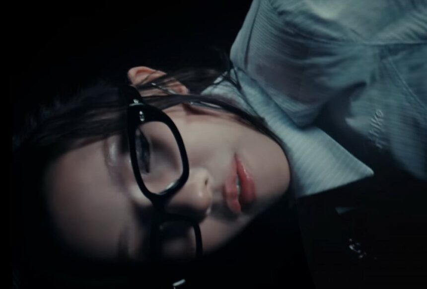 Французская певица Yseult обвинила K-pop в плагиате Французская певица Yseult обвинила K-pop в плагиате