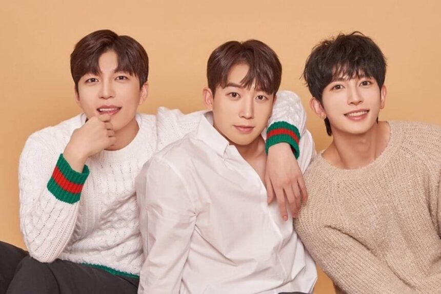 Участники U-KISS КевинВу, Хун и Кисеоп создают новую музыкальную группу UX1 Участники U-KISS КевинВу, Хун и Кисеоп создают новую музыкальную группу UX1