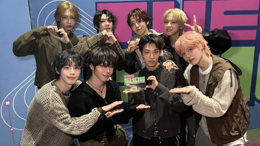 K-pop группа AHOF одержала победу на музыкальном шоу с треком «Pinocchio» K-pop группа AHOF одержала победу на музыкальном шоу с треком «Pinocchio»