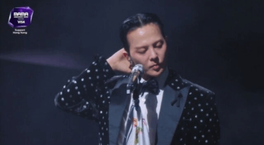 G-Dragon выступил на MAMA 2025: споры о качестве выступления G-Dragon выступил на MAMA 2025: споры о качестве выступления