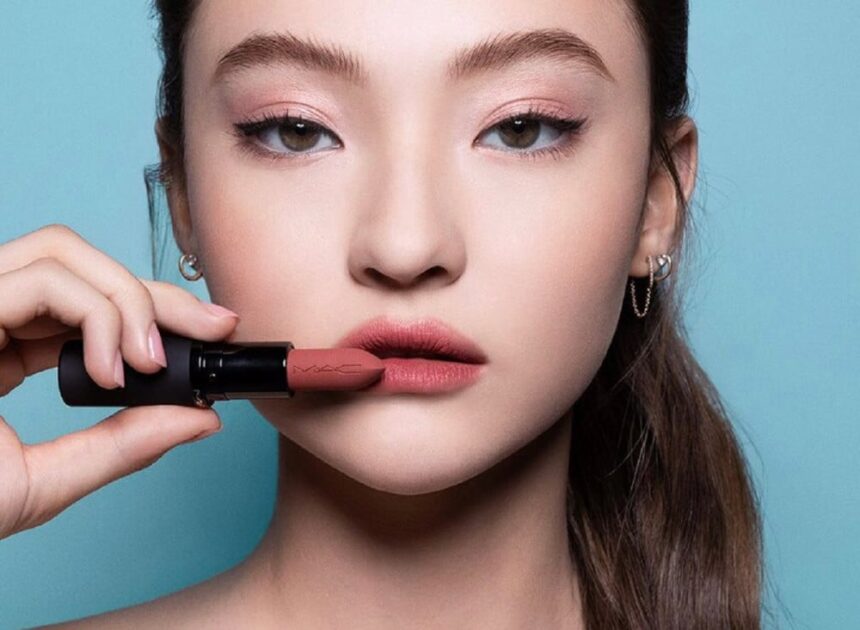 Элла из MEOVV стала новым лицом MAC Cosmetics Элла из MEOVV стала новым лицом MAC Cosmetics