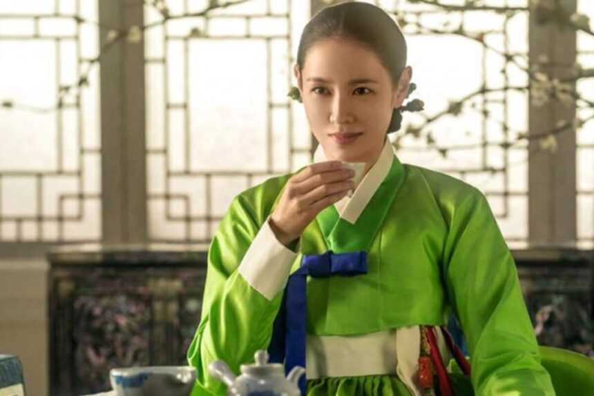 Сон Е Чжин рассказала о красоте и традициях в новом сериале Netflix Сон Е Чжин рассказала о красоте и традициях в новом сериале Netflix